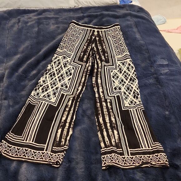 Fab'rik black and cream geometric palazzo pants size S! - Picture 9 of 14